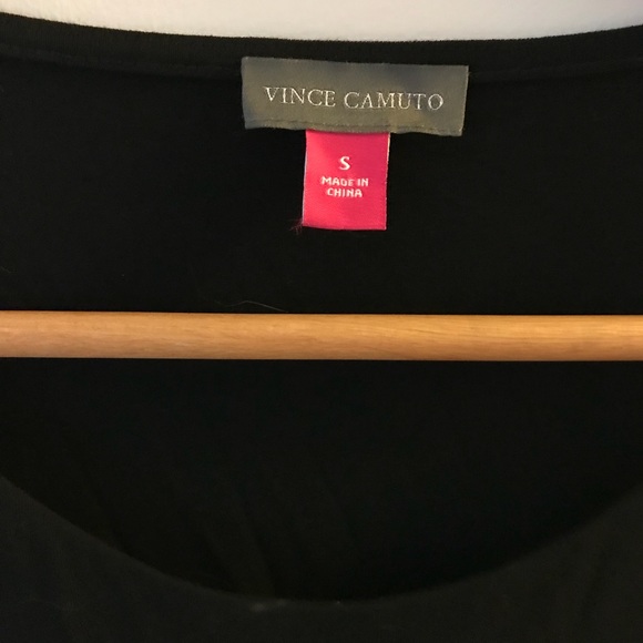 Small Vince Camuto black mixed material top - Picture 2 of 5